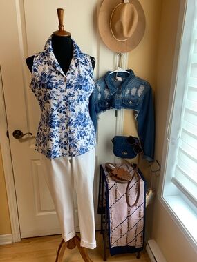 Tommy Hilfiger Floral /bird Button-Down Shirt blouse